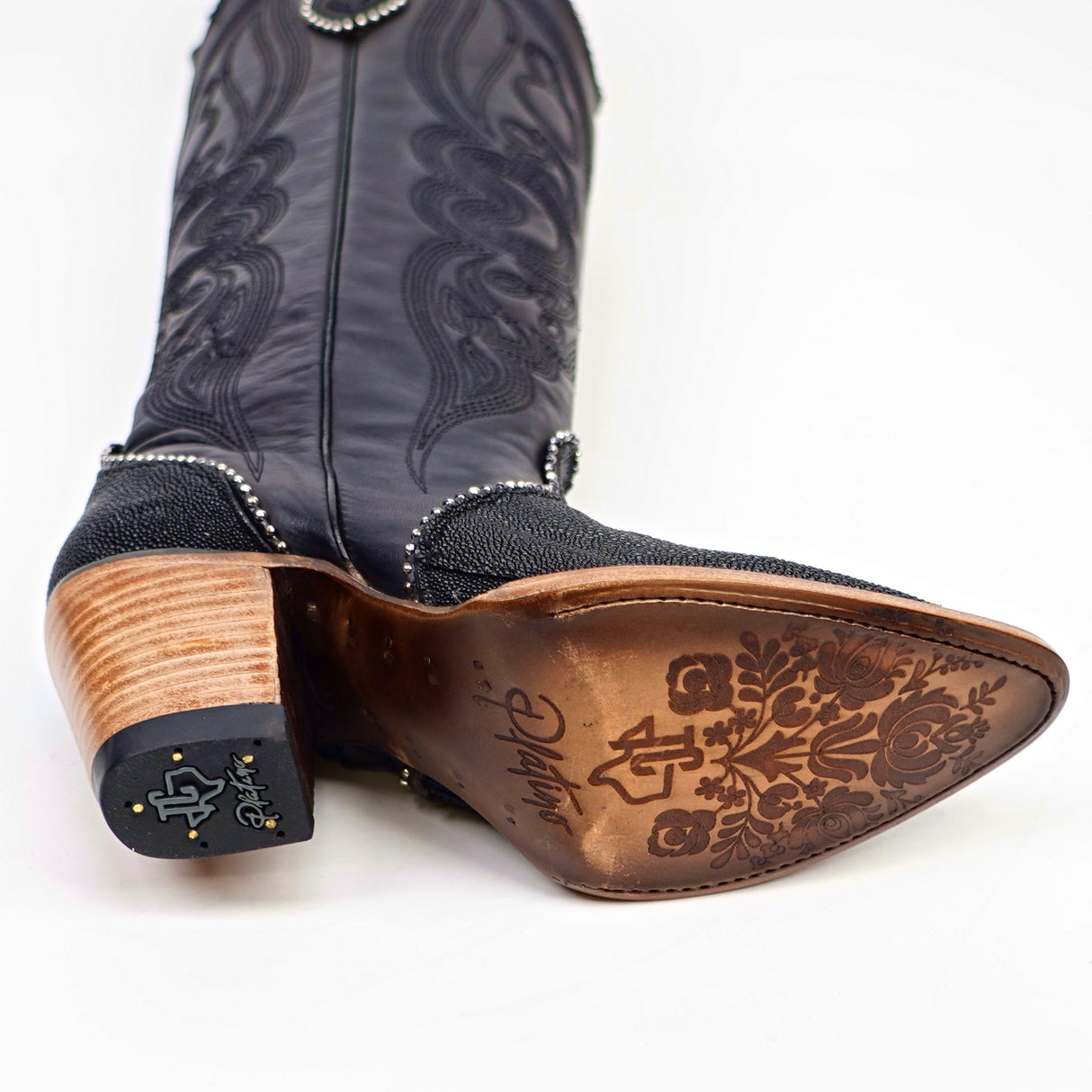 Linda Stingray Black - Tall Shaft - J Toe